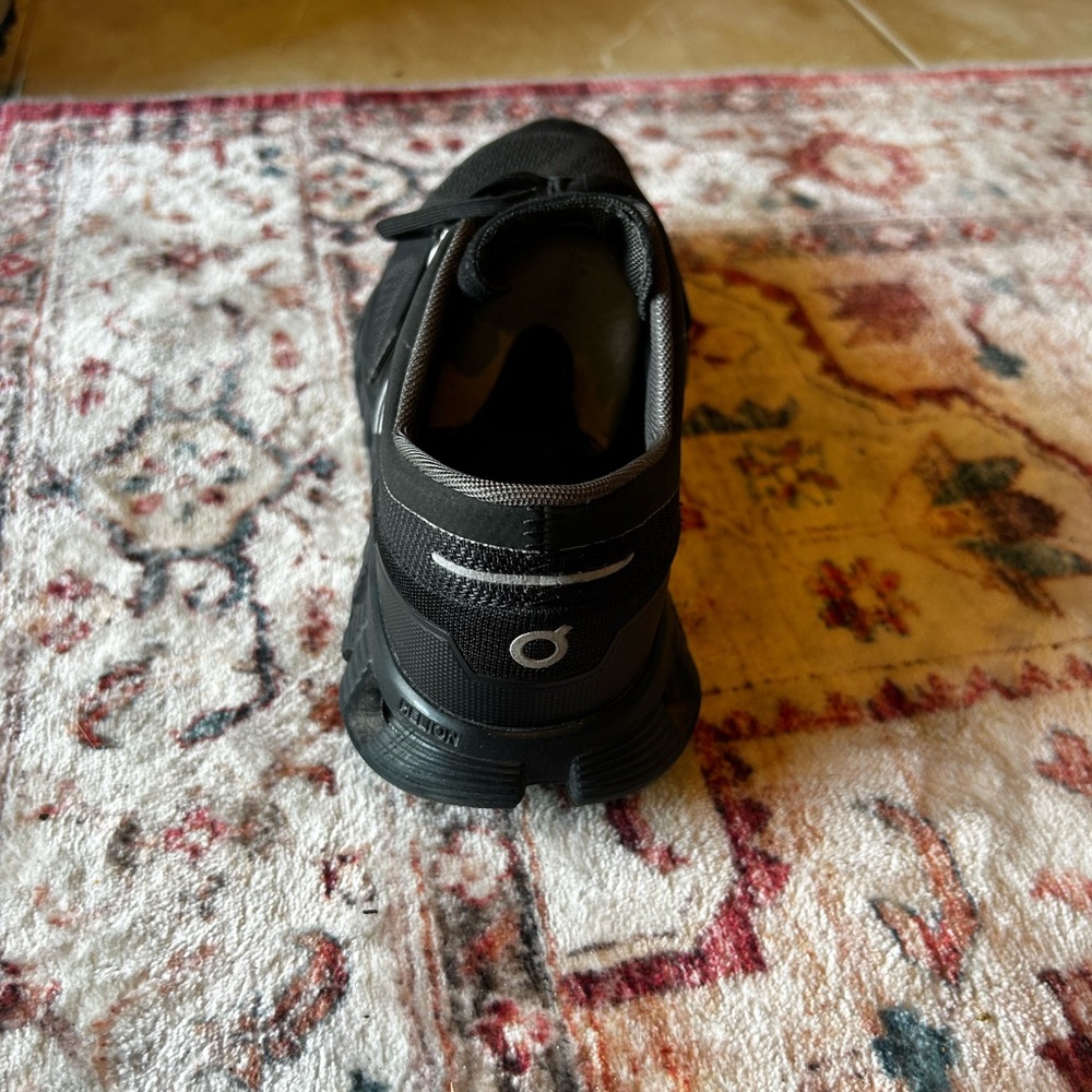 Cloud X 4 Sneaker in Black & Eclipse - Picture 5 of 13